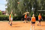 20170630104931_volejbal Brambory 2017 (4): Foto: Volejbalový turnaj v obci Brambory potřetí v řadě ovládl tým Skvadry